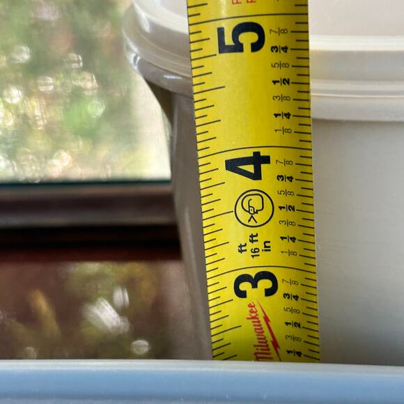 Vintage Tupperware Lot – Blue Divided Container & Beige Round Container - Picture 14 of 15